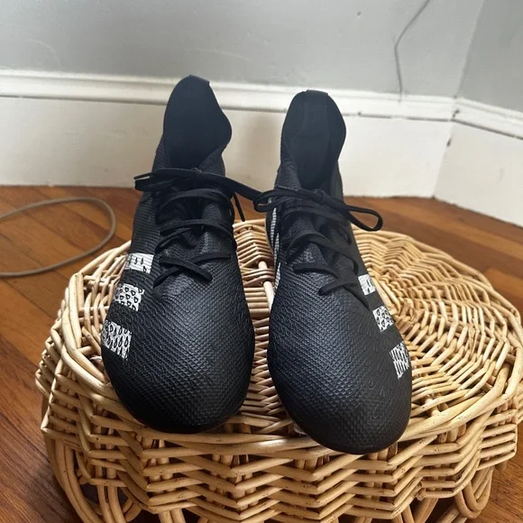 Men’s Size 11.5 Adidas Predator Soccer/Rugby Cleats Worn Once - Picture 1 of 5